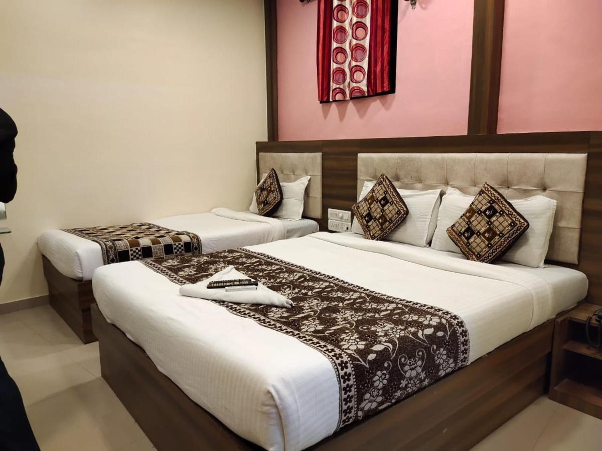 Hotel Golden Galaxy Mumbai Exterior foto